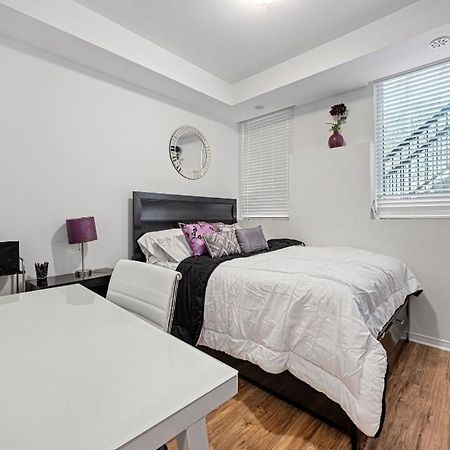Апартаменти Beautiful Townhouse Near Yorkdale Mall, Wilson Subway Торонто Екстер'єр фото